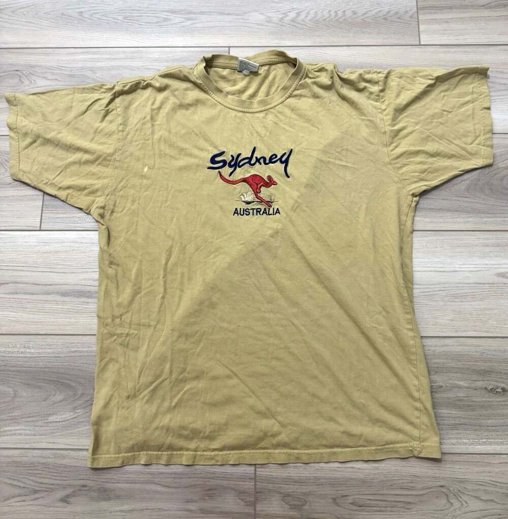 Vintage Sydney Australia Embroidered Kangaroo Opera House Tee Oz Designs XL Tan